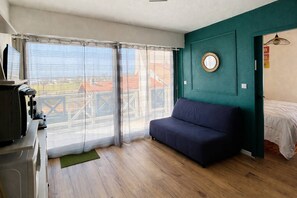 Interior - Cozy one-bedroom apartment for 2  just steps from the ocean (MIMIZAN PLAGE)
