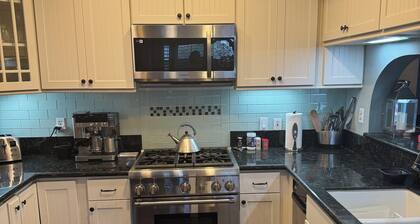 PRIME 2bedroom condo in Hermosa Beach 3 min walk to beach!!!
30 day min Stay