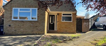 Beautiful 2-bedroom bungalow in welcoming Northampton perfect for relaxing stay