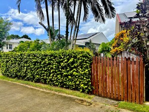 Property grounds - The Gallery Studio, modern, close to airport & CBD for short or long term stays. (Whitfield)