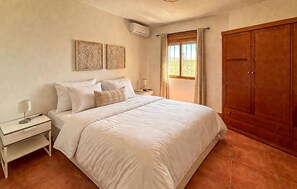3 bedrooms, travel crib, free WiFi - Pet friendly home in Almuñecar (Almuñecar)