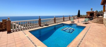 Pet friendly home in Almuñecar