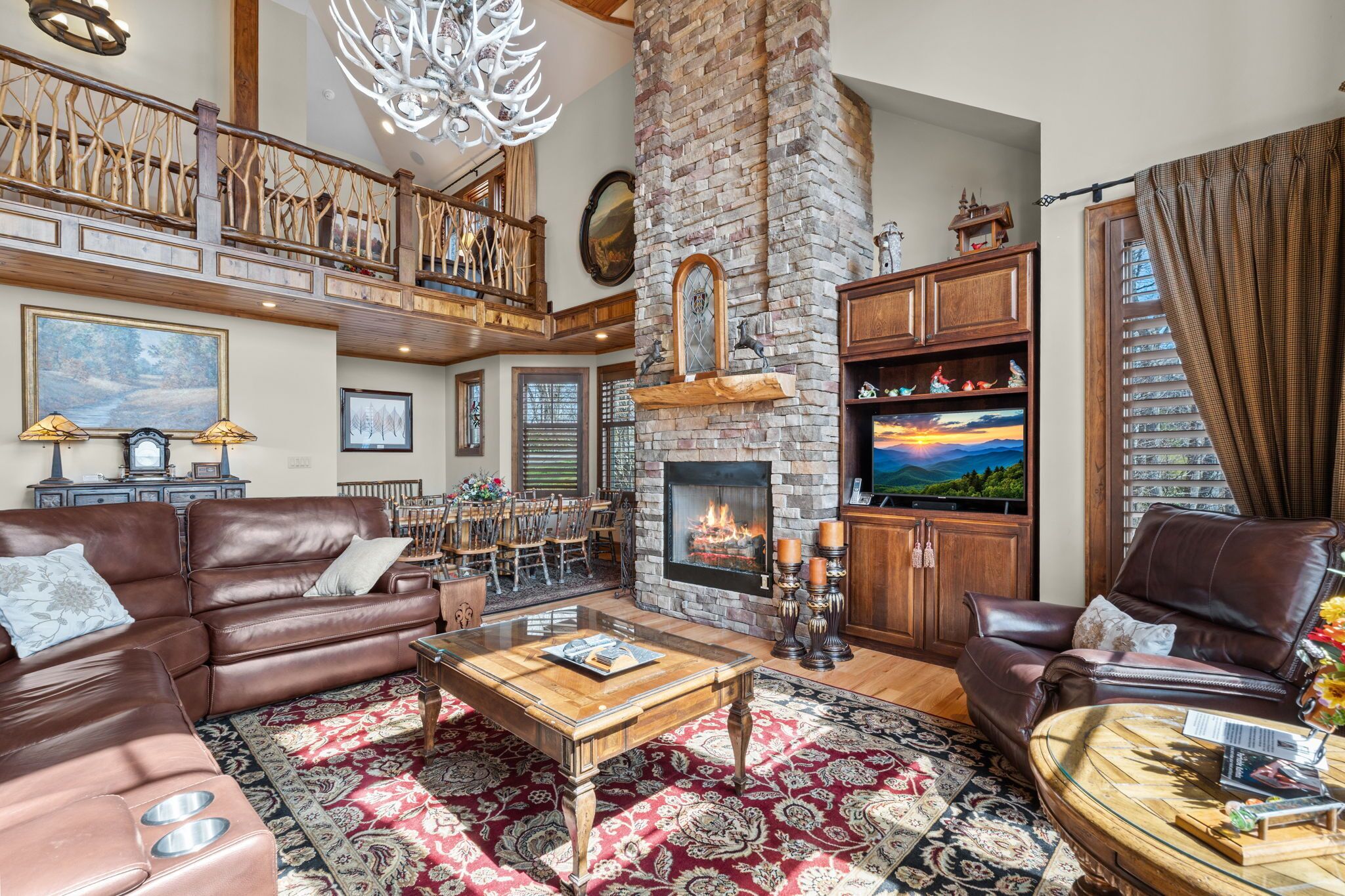 Smart TV, fireplace, books, offices