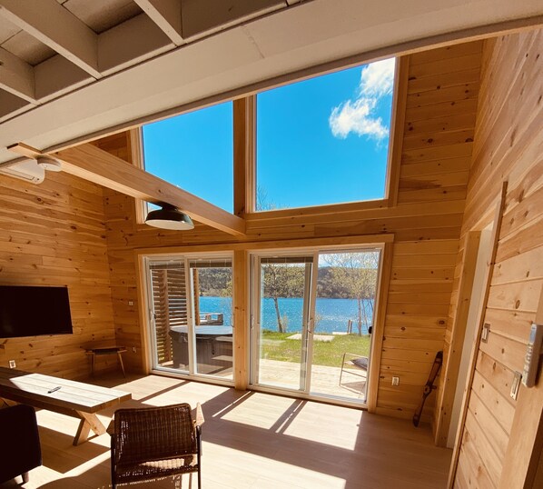 Interior - Water Front Studio ,The HydroFoil Hanger on Baddeck Bay (Baddeck)
