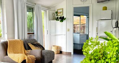 The Buddha Studio, modern & private, moments from Cairns cultural hub & airport.