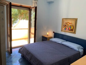 2 bedrooms, iron/ironing board, WiFi, bed sheets - House of Alexandr Piedigrotta (Pizzo)