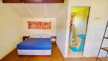 Kahden hengen huone, parveke, näköala pihalle