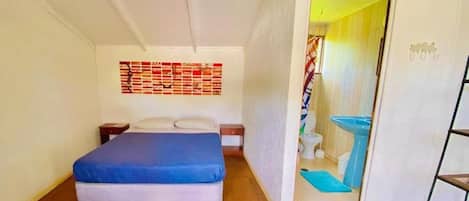 Quarto casal, sacada, vista para o pátio