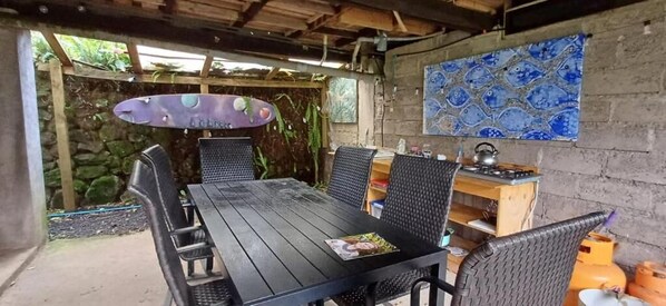 Outdoor dining