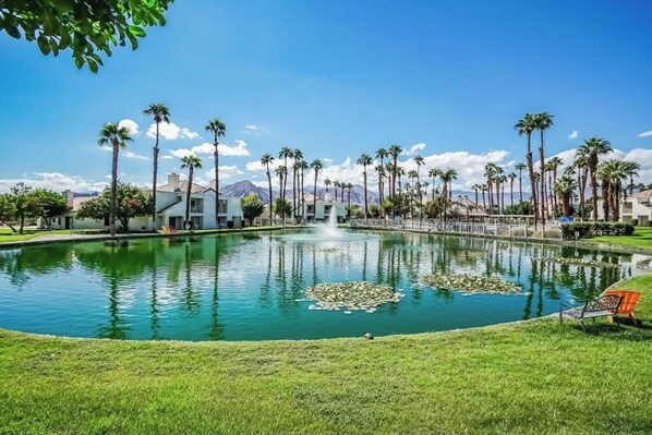 Pool - 2-bedroom condo in terrific Palm Desert with AC comfort (Palm Desert)