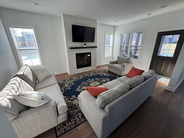 Living area - Luxury Retreat w/ Game Room (Indianapolis)