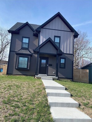 Exterior - Luxury Retreat w/ Game Room (Indianapolis)