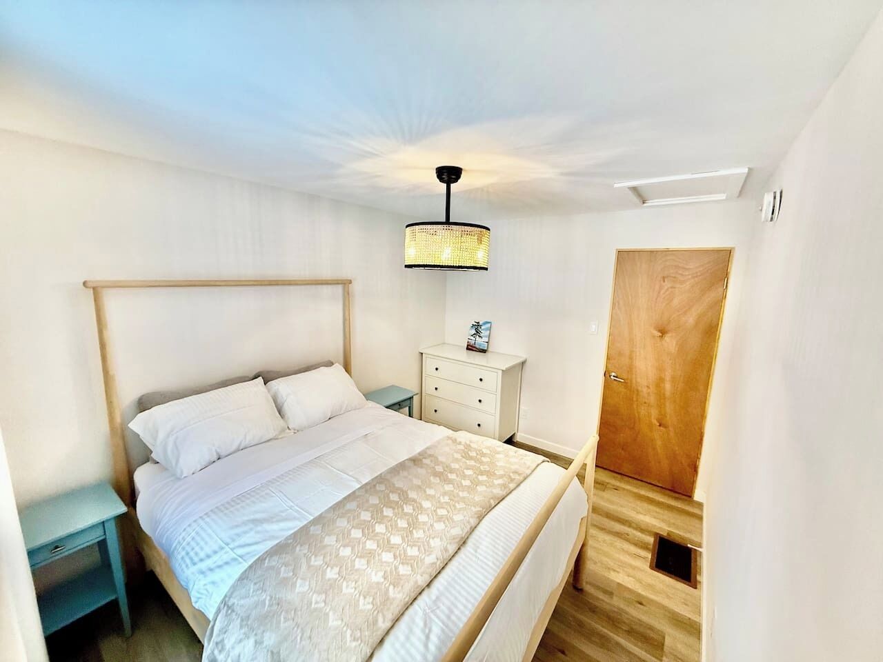 Iron/ironing board, WiFi