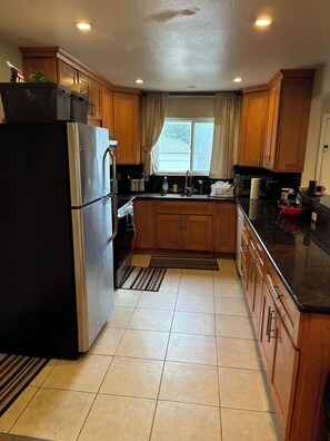 Private kitchen - Enjoyable 2-bedroom house with AC in charming Rodeo (Rodeo)
