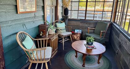 Beautiful cabin close to the Nampa Idaho Ford Center • Bikes available for use