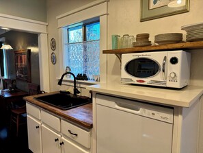 Interior - Beautiful cabin close to the Nampa Idaho Ford Center • Bikes available for use (Nampa)