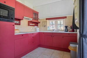 Kühlschrank, Mikrowelle, Geschirrspüler