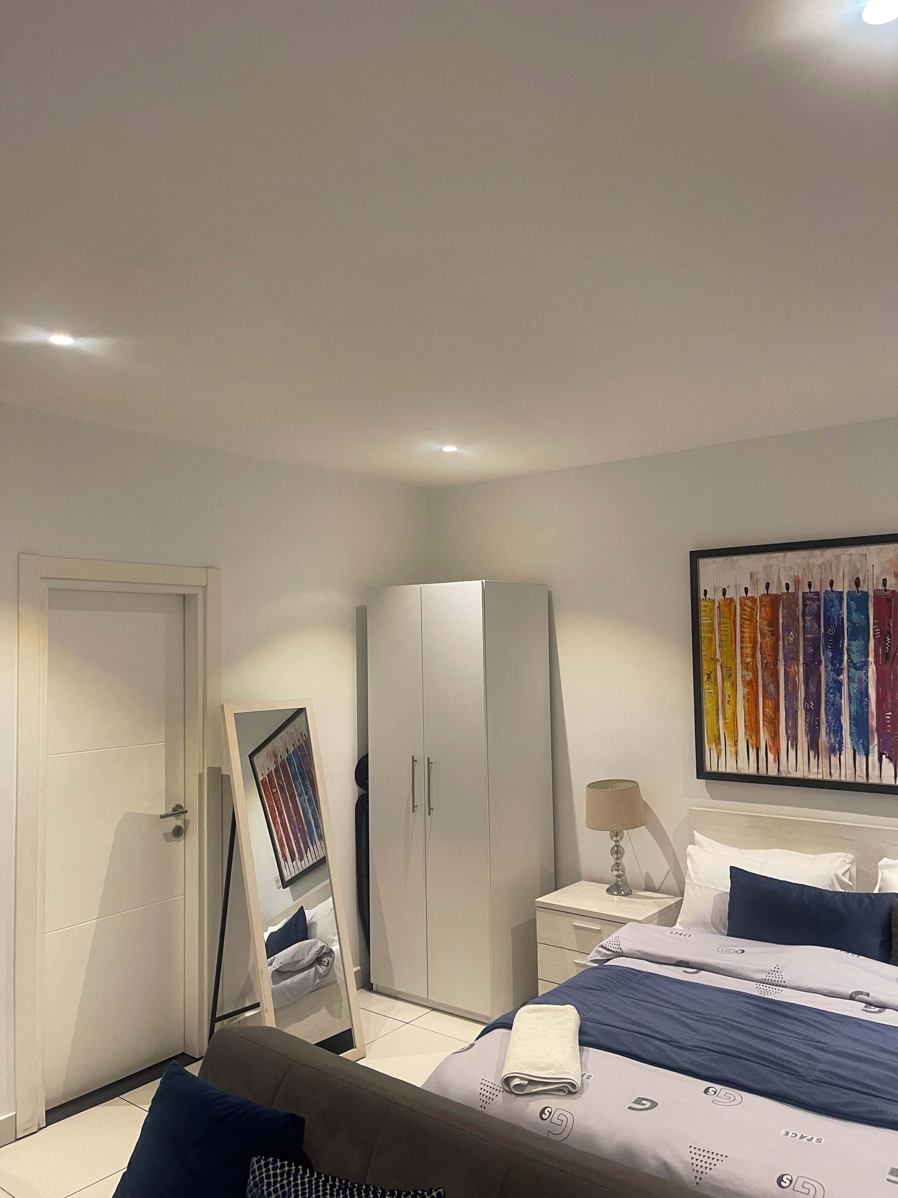 Luxury-Studio, Poolblick