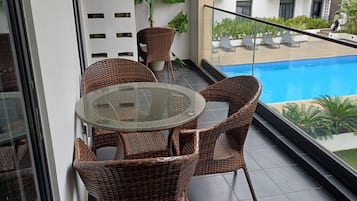 Appartement Duplex, 1 chambre | Restauration extérieure