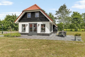Exterior - Bungalow type Kievit is a new luxury 6-person accommodation at our holiday park in Overijssel, The Netherlands! (Hoge Hexel)