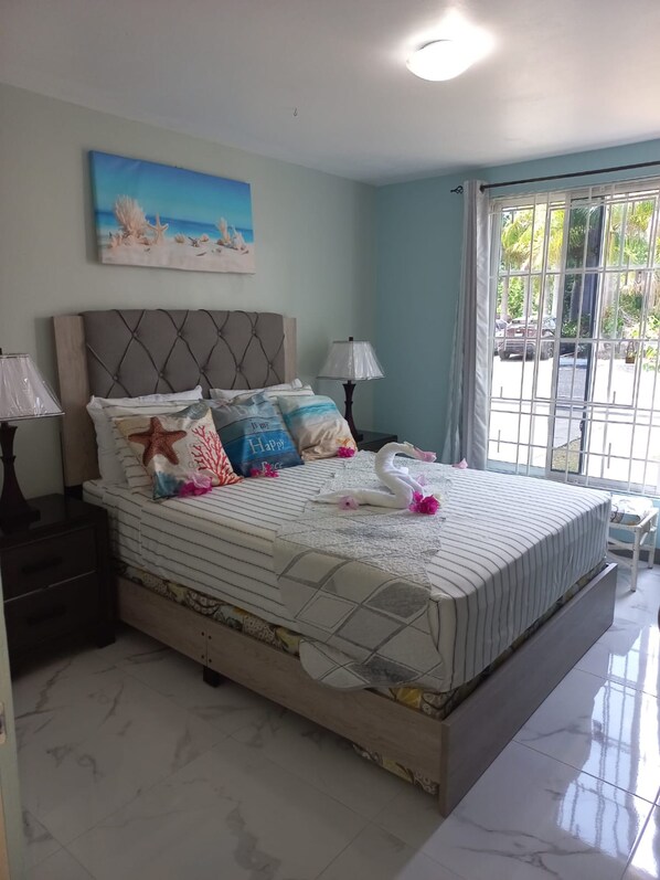 1 bedroom, in-room safe, desk, iron/ironing board - Sea Castles La Vue is a beach front one bedroom apartment in Montego Bay. (Montego Bay)
