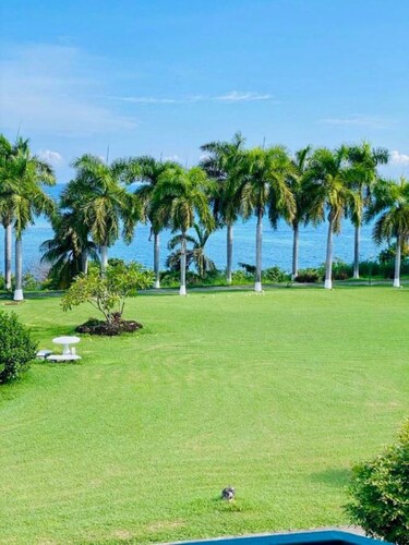 Sea Castles La Vue is a beach front one bedroom apartment in Montego Bay.