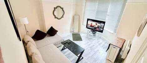 Casa, 4 habitaciones | Sala de estar