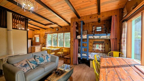 Fishers D'Lighthouse II – A 1960 Coastal Cabin