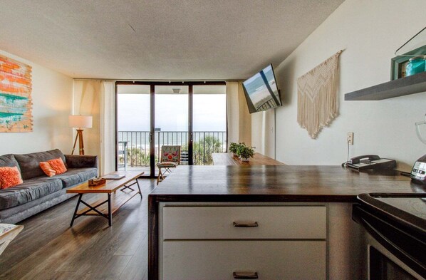 TV - Oceanfront retreat in Carolina Beach, this 1BR condo sleeps 6 with stunning views. (Carolina Beach)