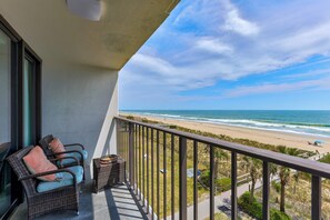 Property grounds - Experience comfort at 0412 Memories Made At The Beach, a cozy oceanfront retreat in Carolina Beach. (Carolina Beach)