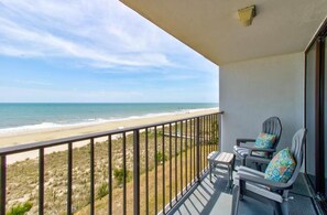 Property grounds - Relax in this premier beachfront 1-bedroom condo in Carolina Beach. (Carolina Beach)