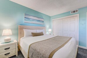 1 bedroom, desk, free WiFi, bed sheets - Oceanfront bliss awaits at 0506 Seaside Escape in Carolina Beach! (Carolina Beach)