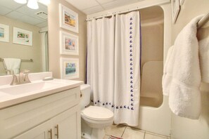 Hair dryer, towels - Charming 1 Bedroom Oceanfront Condo at Carolina Beach for 4 guests. (Carolina Beach)