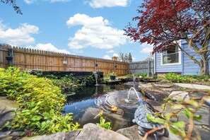 Property grounds - 6BR Retreat•HotTub•Koi Pond•Near downtown•Fishing near Four Creeks &Presque Isle (Girard)