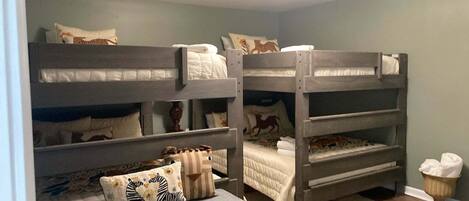 5 habitaciones, tabla de planchar con plancha y wifi gratis
