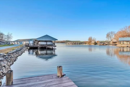 Lazy Bear at SML -Sleeps 6, Dock, Beach, Pool, Patio, Golf, View