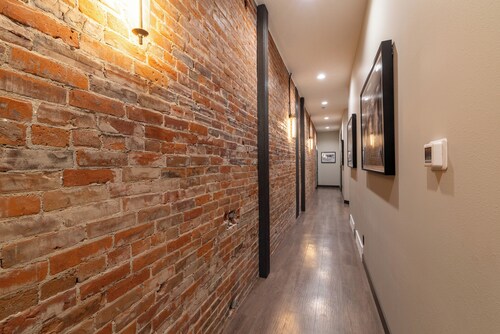 The Aerie- On Central- LeMars