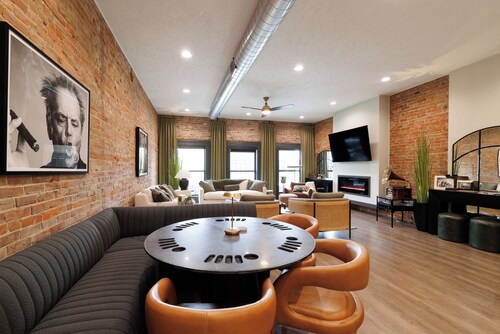 The Aerie- On Central- LeMars
