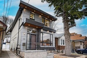 Exterior - Brand new basement apartment in East York. 10 min to subway, GO train & ravine! (Toronto)
