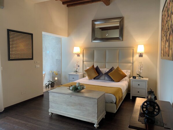 Standard Apartment, 2 Bedrooms (Giallo di Napoli) | 1 bedroom, premium bedding, down comforters, in-room safe