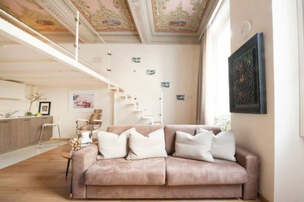 Exclusive Apartment, 1 Bedroom (Rosa Veneziano) | Living room | 42-inch flat-screen TV with cable channels, TV, heated floors
