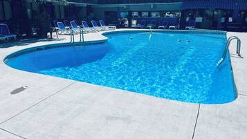 Outdoor pool, pool loungers