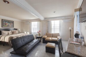Literie de qualité supérieure, coffres-forts dans les chambres, bureau
