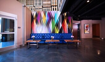 Área de estar no saguão