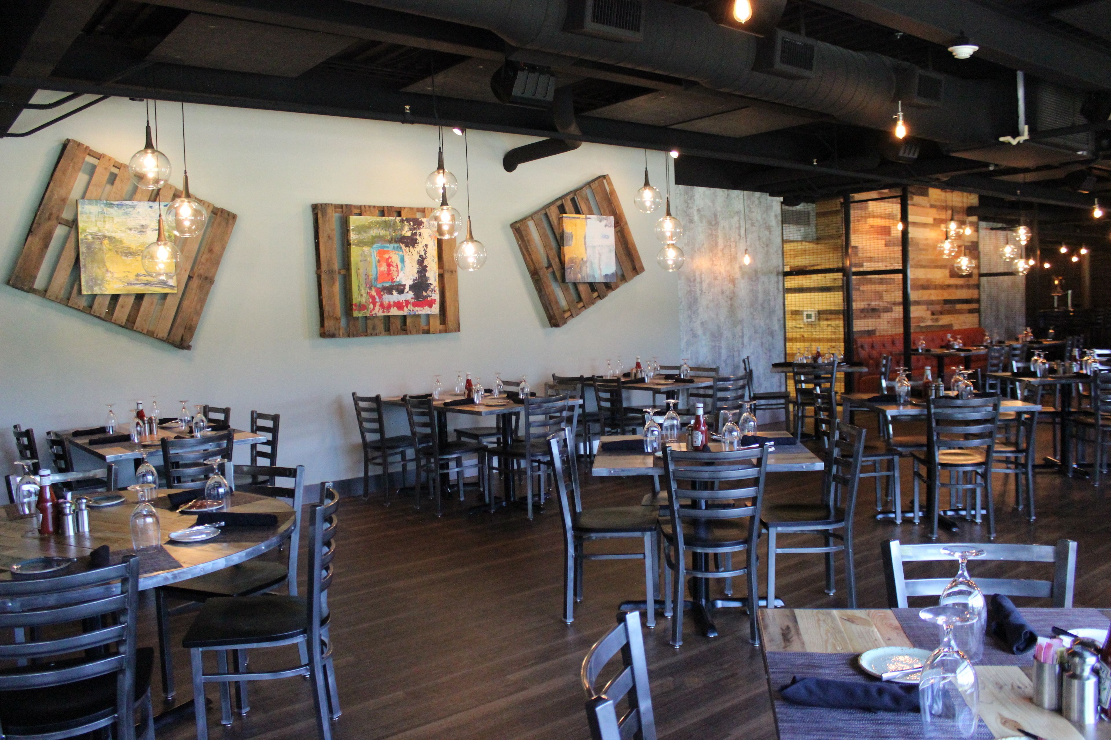 breakfast, lunch, dinner served; american cuisine