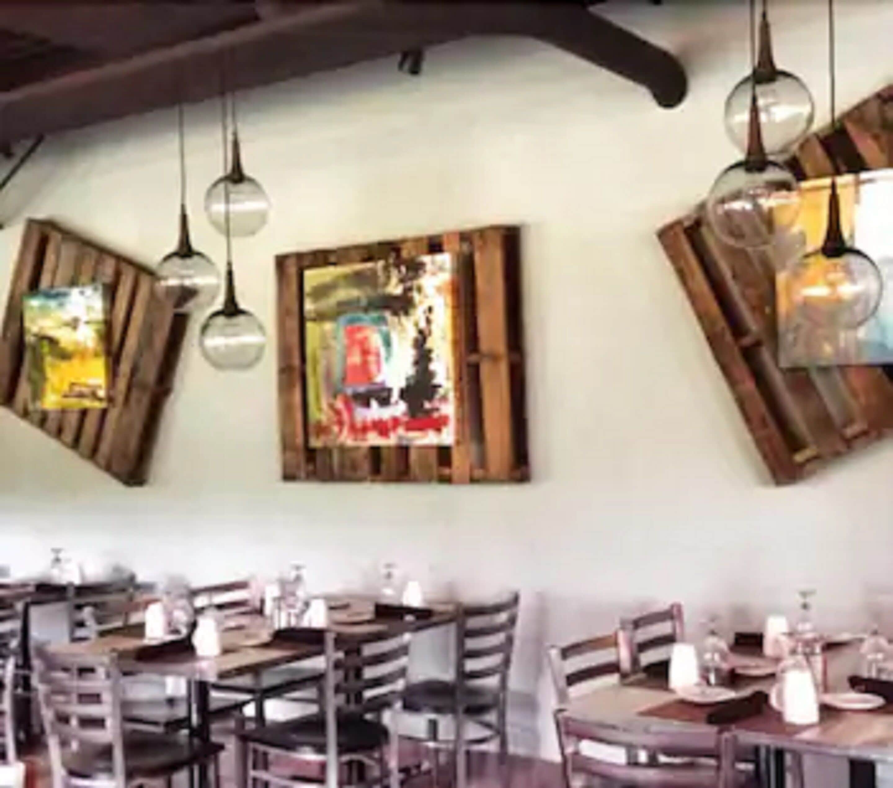 breakfast, lunch, dinner served; american cuisine