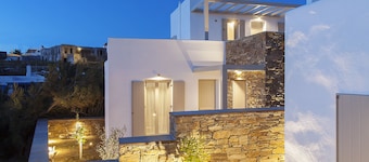 White Tinos Luxury Suites