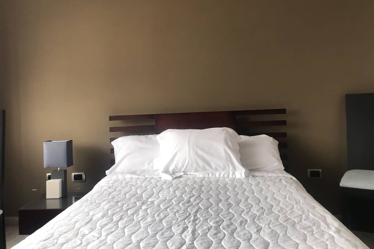 Luxury Apartment, 2 Bedrooms, Mountain View | Minibar, in-room safe, individually decorated, individually furnished