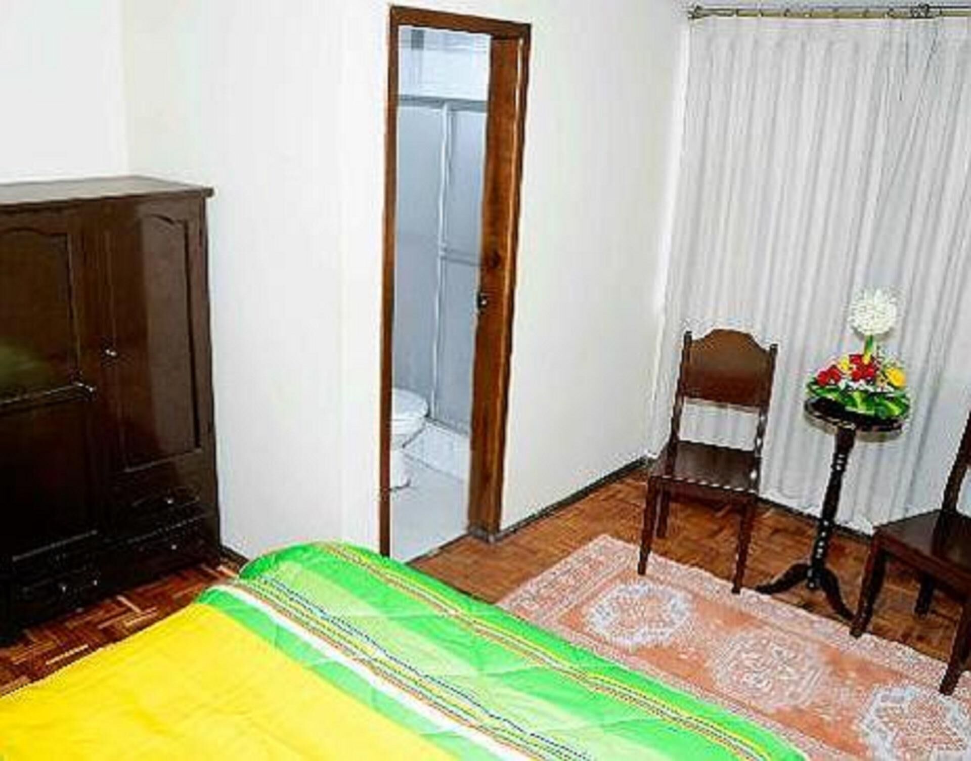 Wi-Fi de cortesia, roupa de cama