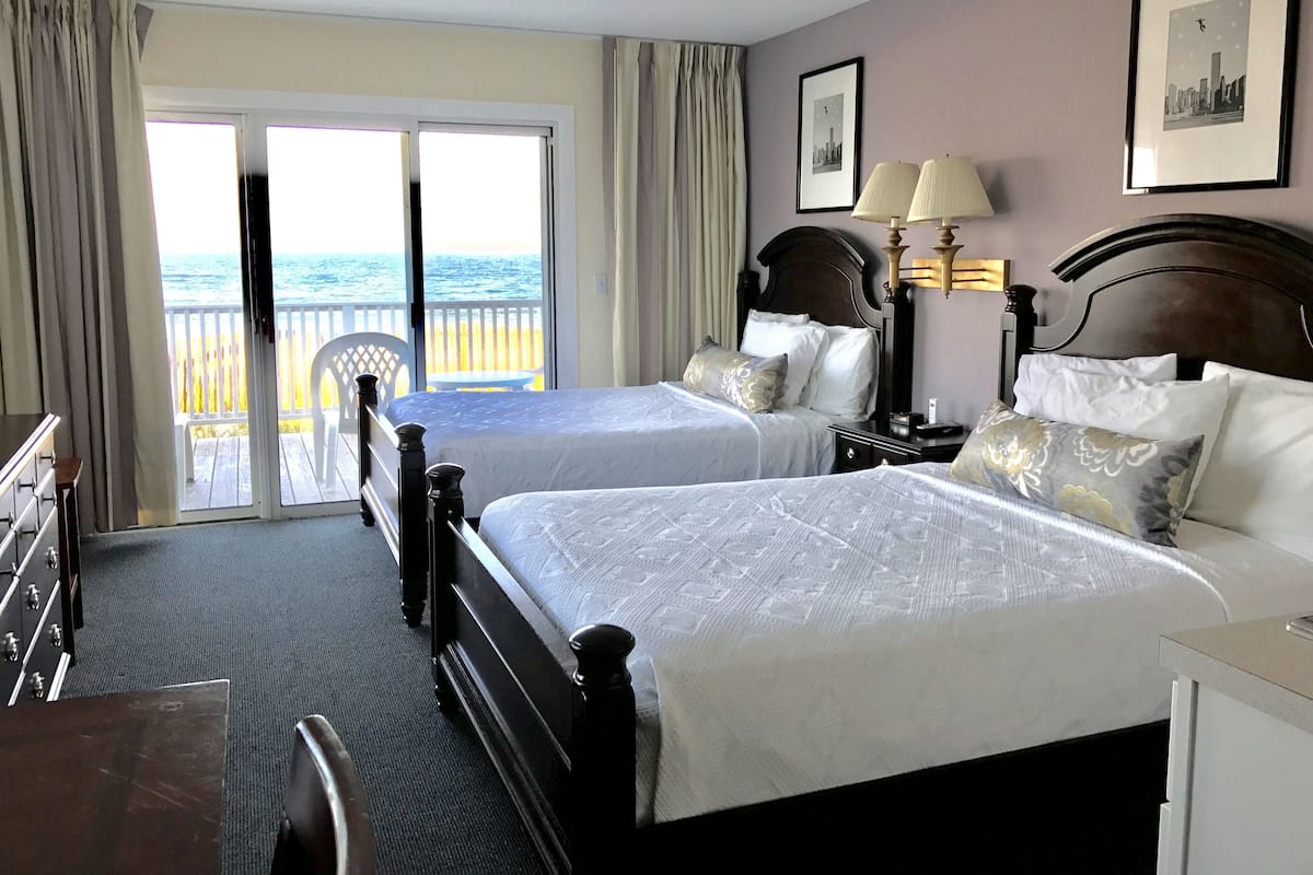 1 bedroom, desk, laptop workspace, blackout curtains